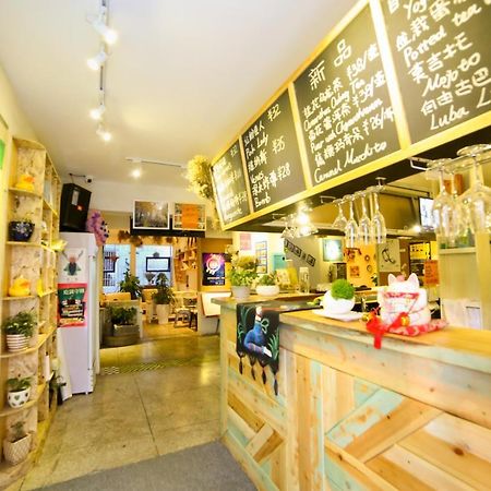 Luoyang Heartland International Youth Hostel Екстериор снимка
