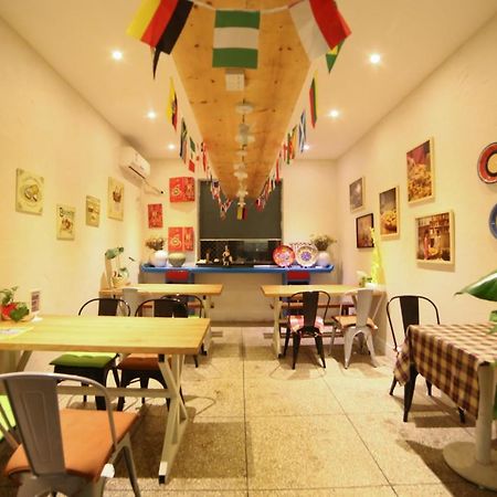 Luoyang Heartland International Youth Hostel Екстериор снимка
