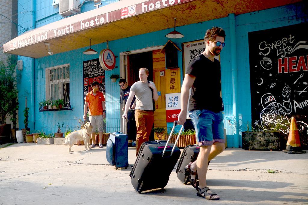 Luoyang Heartland International Youth Hostel Екстериор снимка