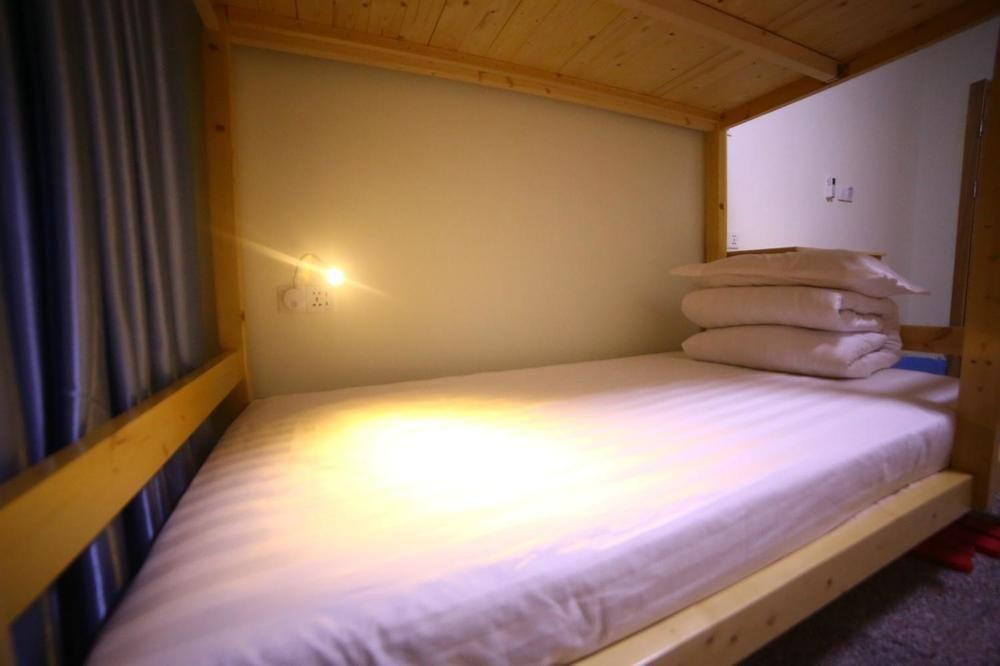 Luoyang Heartland International Youth Hostel Екстериор снимка
