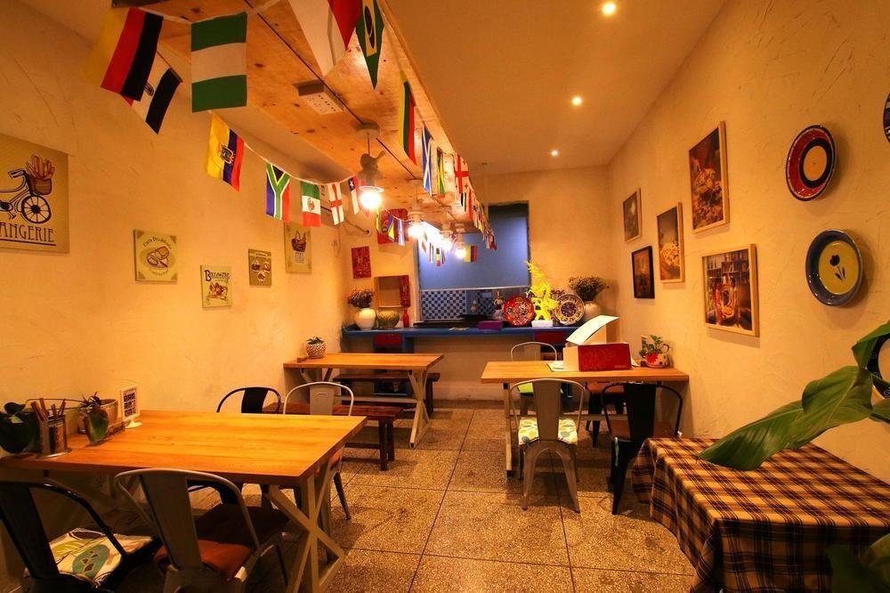 Luoyang Heartland International Youth Hostel Екстериор снимка