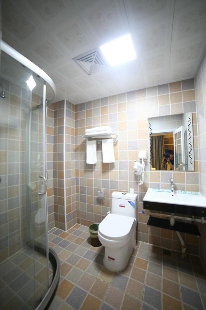 Luoyang Heartland International Youth Hostel Екстериор снимка