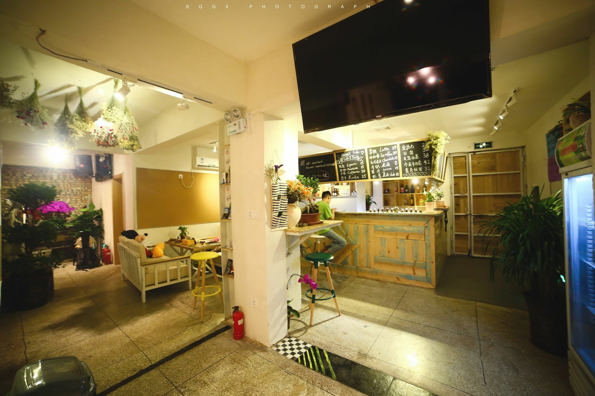 Luoyang Heartland International Youth Hostel Екстериор снимка