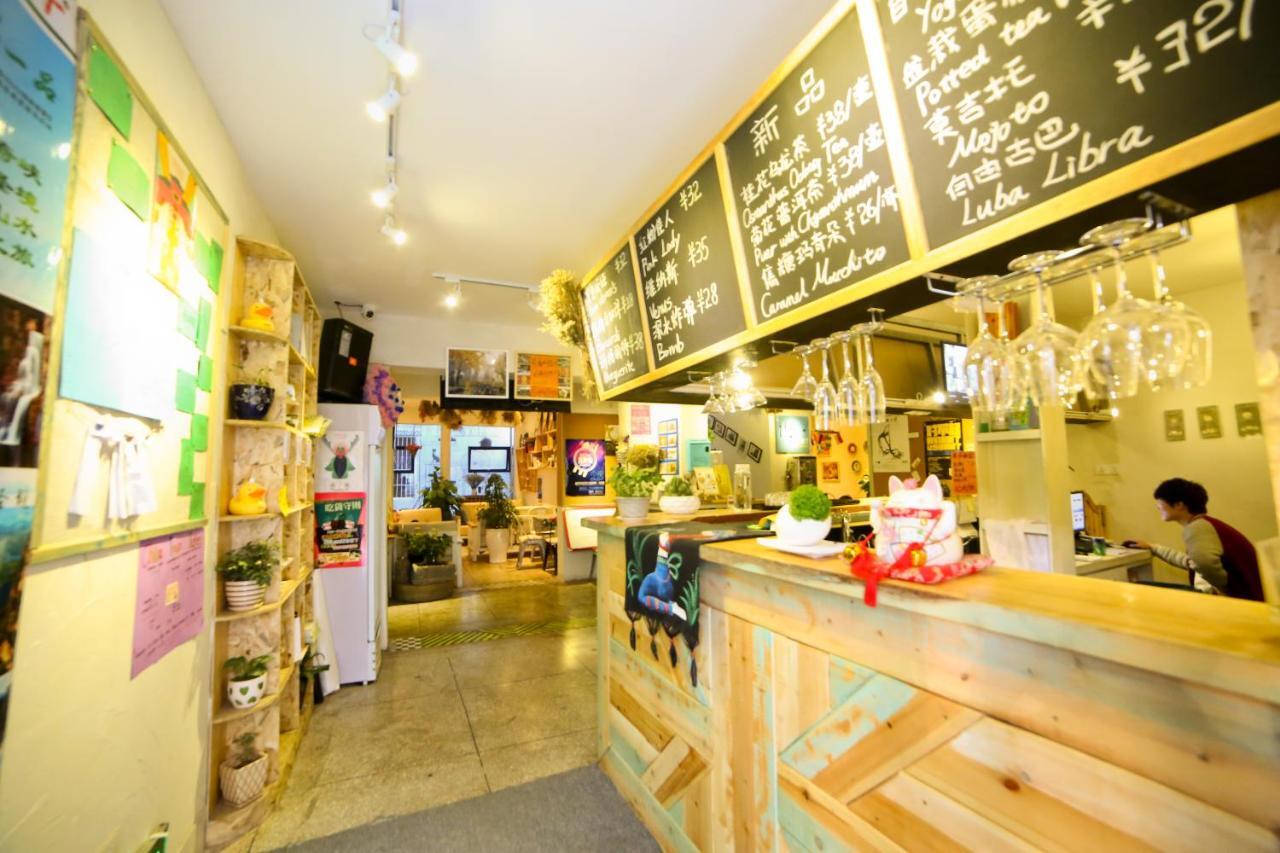 Luoyang Heartland International Youth Hostel Екстериор снимка