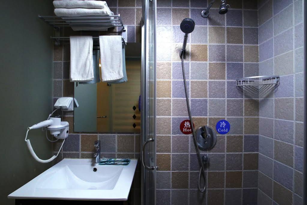Luoyang Heartland International Youth Hostel Екстериор снимка